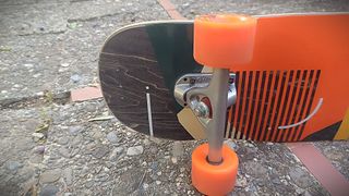 Vendo Loaded Coyote Cruiser Skateboard.