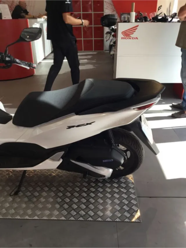 Honda PCX 125 2024 Nueva! Aún posee garantia HONDA