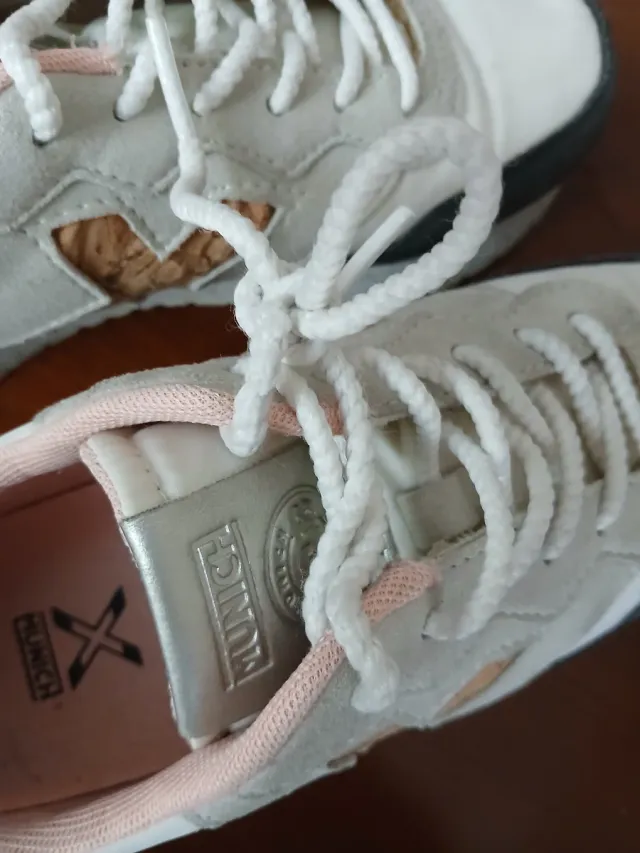 Zapatillas Munich grises y blancas