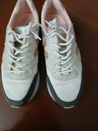 Zapatillas Munich grises y blancas