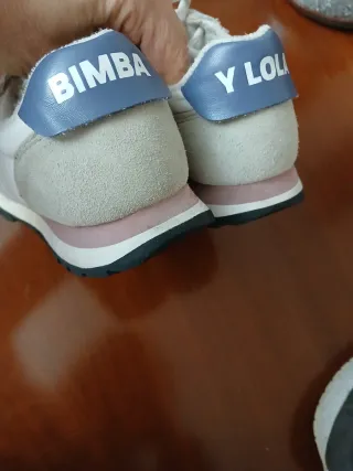 Zapatillas Bimba y Lola Beige y Blancas