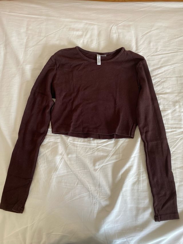 Top H&M manga larga marrón