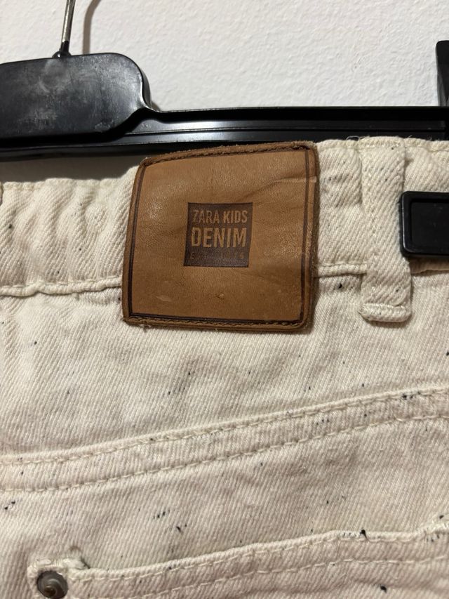 Conjunto Snoopy Peanuts niño + pantalón Zara