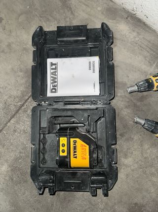 Herramientas DeWALT: Taladro y Nivel Láser
