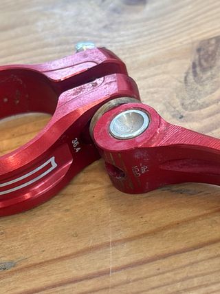 Cierre sillín Hope rojo