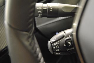 Peugeot 2008 GASOLINA 100 6V ALLURE 2024