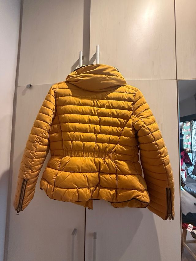 Chaqueta acolchada mujer amarilla