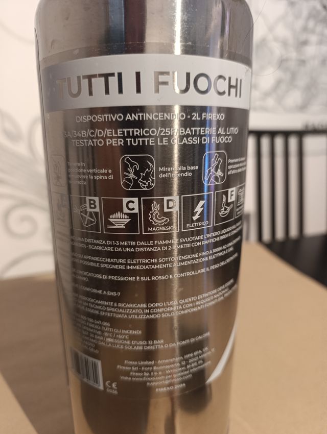 Extintor Cromado FIREXO 9L + Base