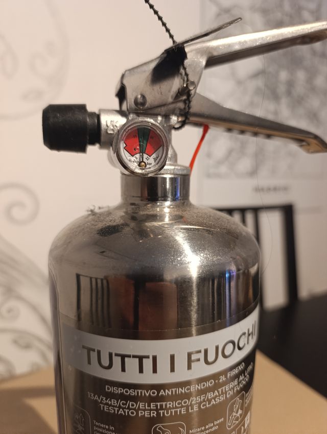 Extintor Cromado FIREXO 9L + Base