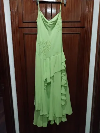 Vestido verde fiesta con adornos