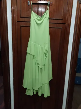 Vestido verde fiesta con adornos