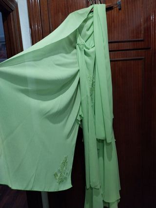 Vestido verde fiesta con adornos