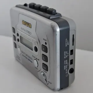 Walkman Aiwa TX786 como SONY