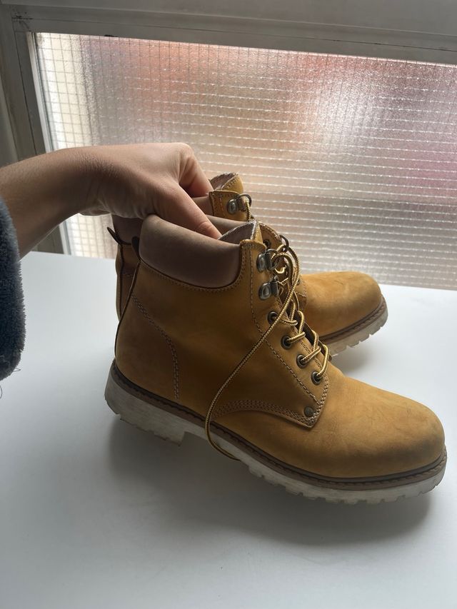 Botas mostaza talla 40