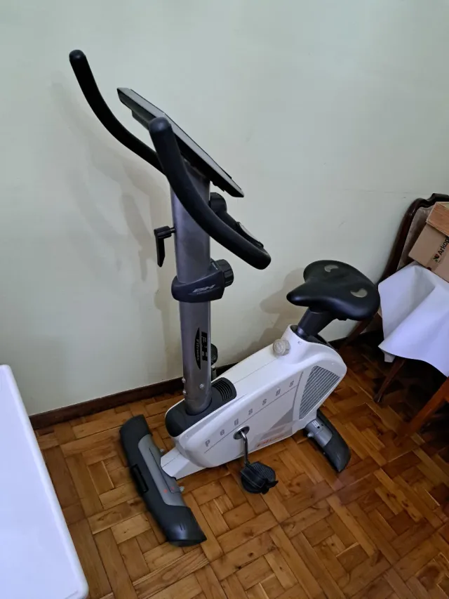 Bicicleta Estática Pegasus BH Fitness