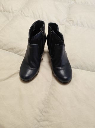 Botines azules sin usar