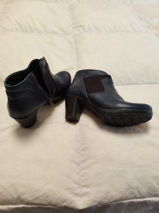 Botines azules sin usar