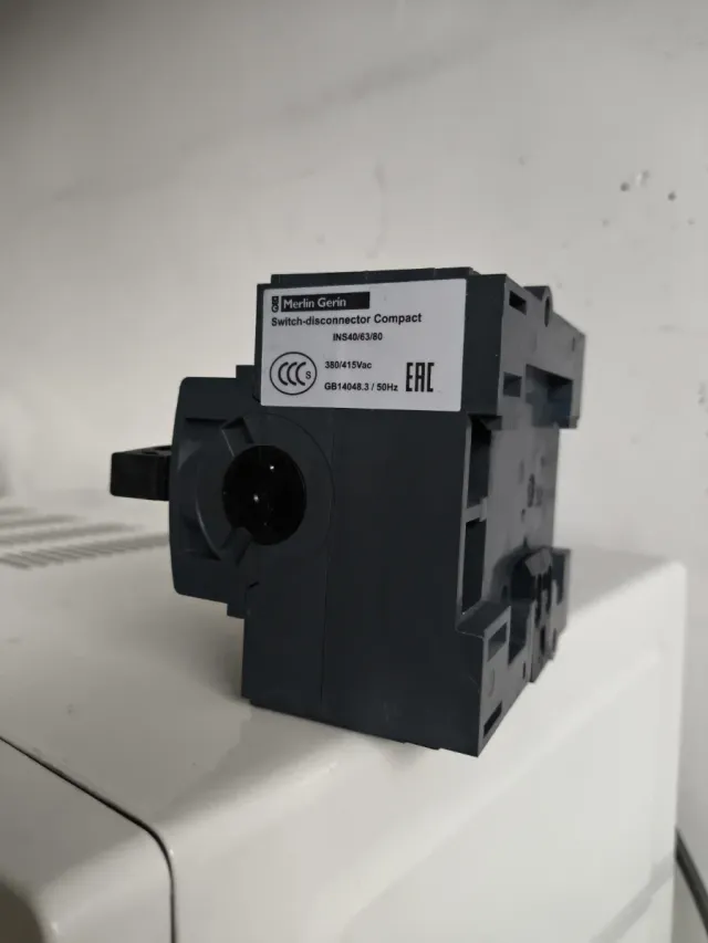 Interruptor Seccionador Schneider Electric INS40