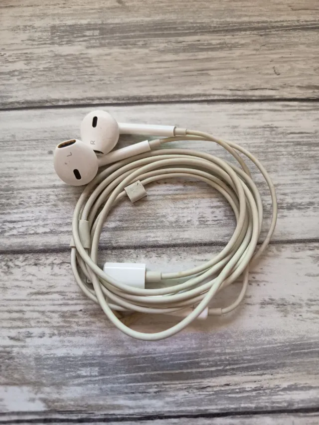 EarPods Apple con cable y clavija plana