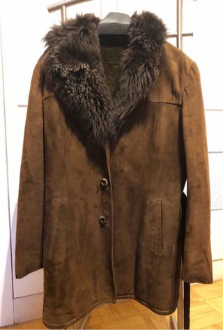 Abrigo marrón El Corte Inglés con cuello de pelo