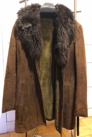 Abrigo marrón El Corte Inglés con cuello de pelo