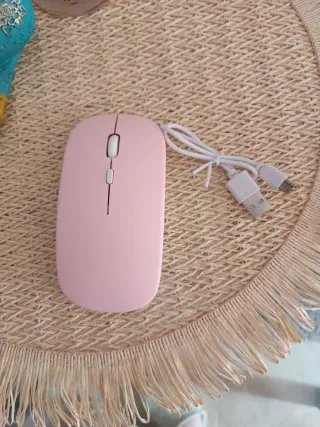 Ratón inalámbrico rosa con cable USB