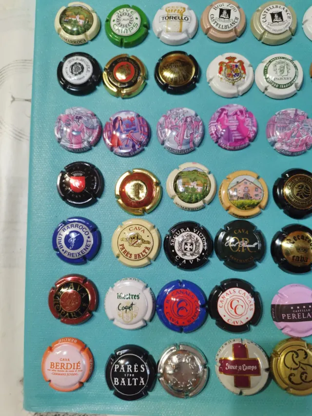 Lotto numero 14. 84 bottiglie di spumante