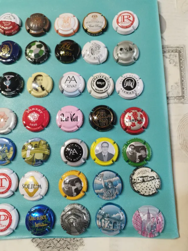 Lotto numero 14. 84 bottiglie di spumante