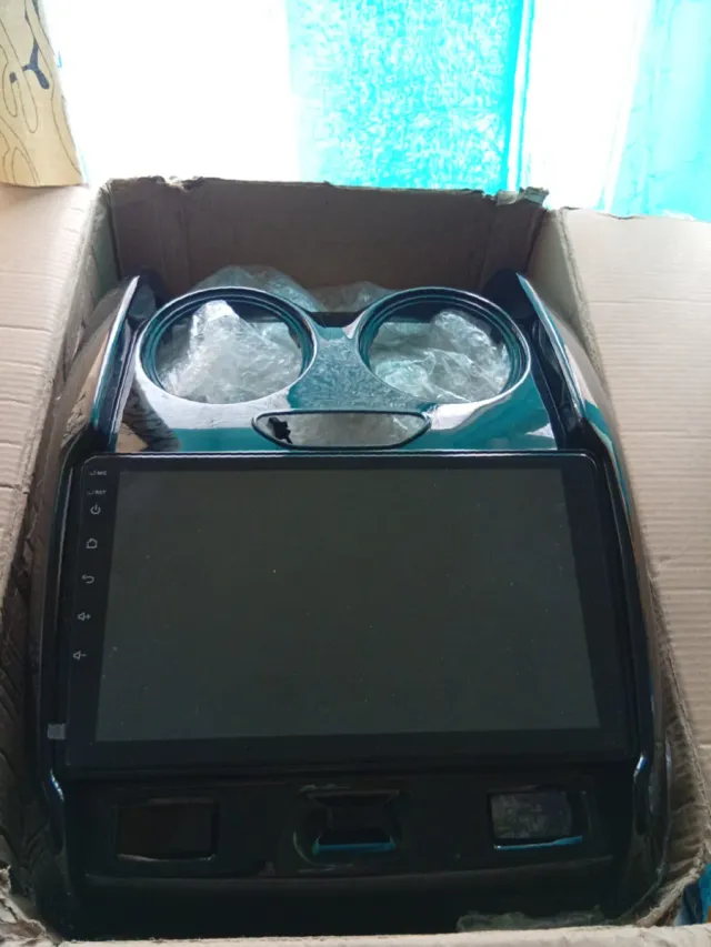 Radio Android 9 Renault Duster Carplay modelo S8