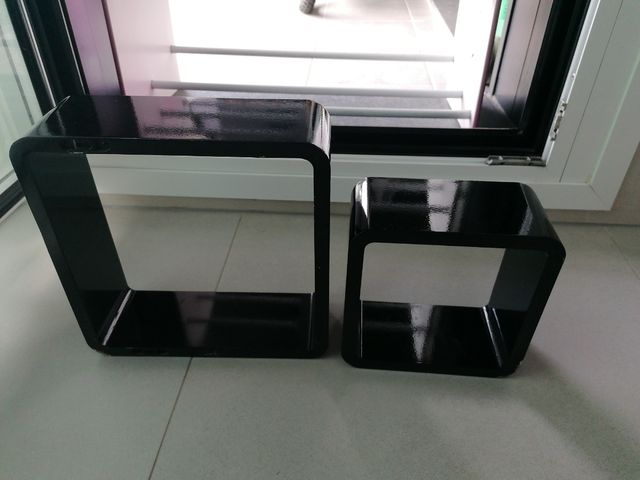 Estantes decorativos negros (2 unidades)