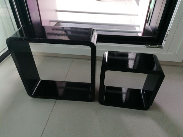 Estantes decorativos negros (2 unidades)