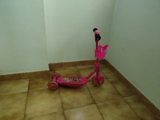 Patineta rosa de 3 ruedas