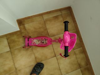 Patineta rosa de 3 ruedas