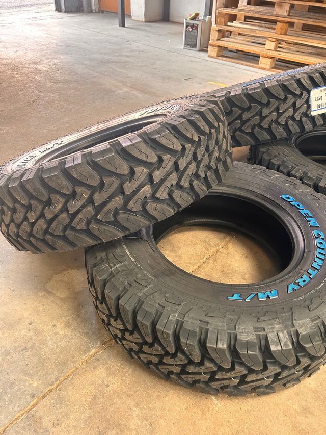 4 Neumáticos TOYO Open Country M/T 30x9.5 R15