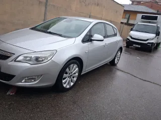 Opel Astra 2009