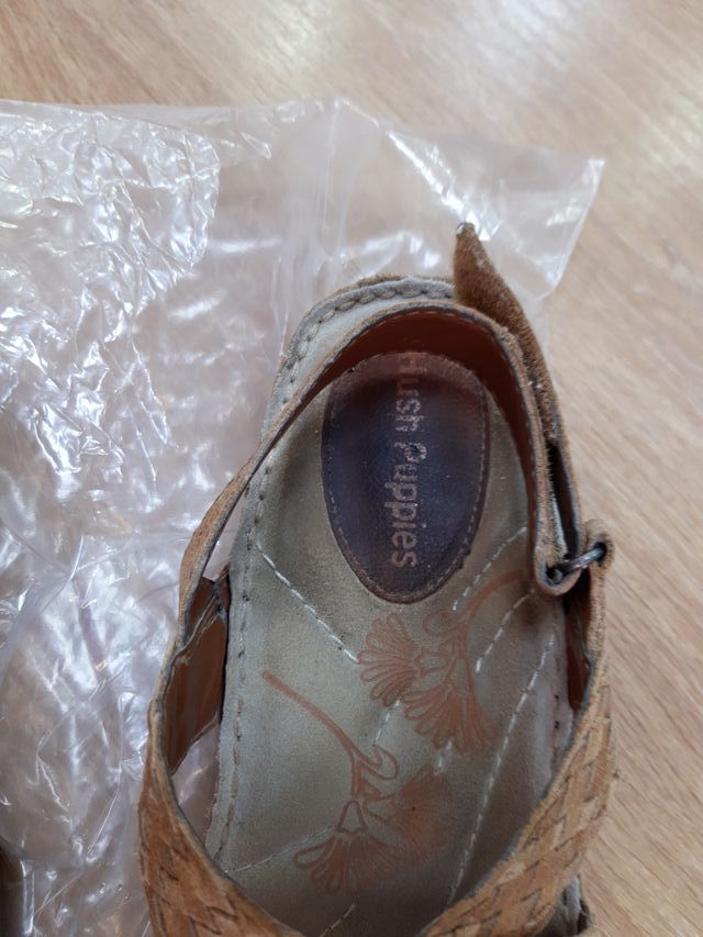 Sandalias Hush Puppies Beige/Marrón