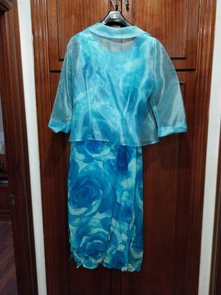 Vestido y chaqueta azul floral T.46