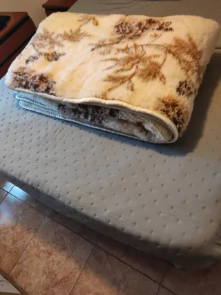 Manta de lana beige y marrón Medidas 2 x 2,40