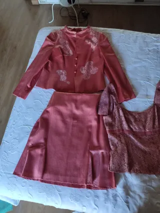 Traje de señora rosa