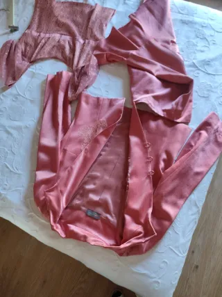 Traje de señora rosa