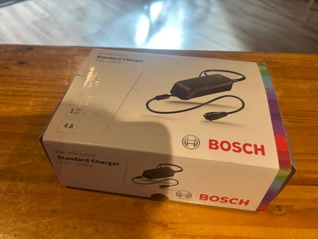 Cargador Bosch Standard 4A 220-240V