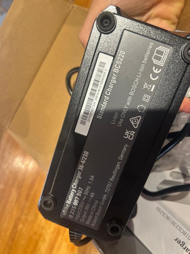 Cargador Bosch Standard 4A 220-240V