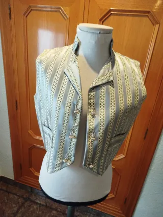 Chaleco de niño con rayas