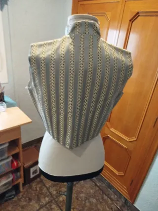 Chaleco de niño con rayas