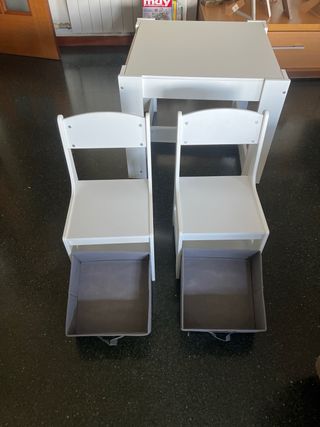 Mesa infantil madera con 2 sillas