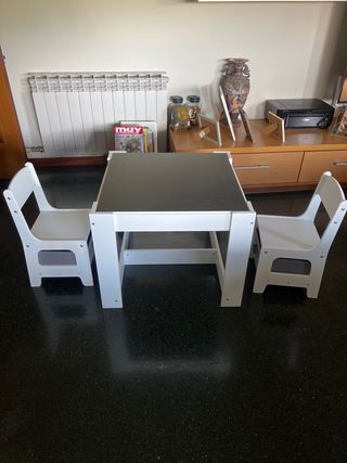 Mesa infantil madera con 2 sillas