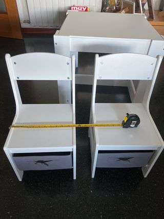 Mesa infantil madera con 2 sillas