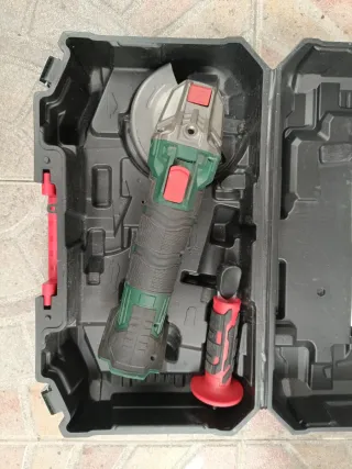 Rebarbadora Parkside 20V com mala