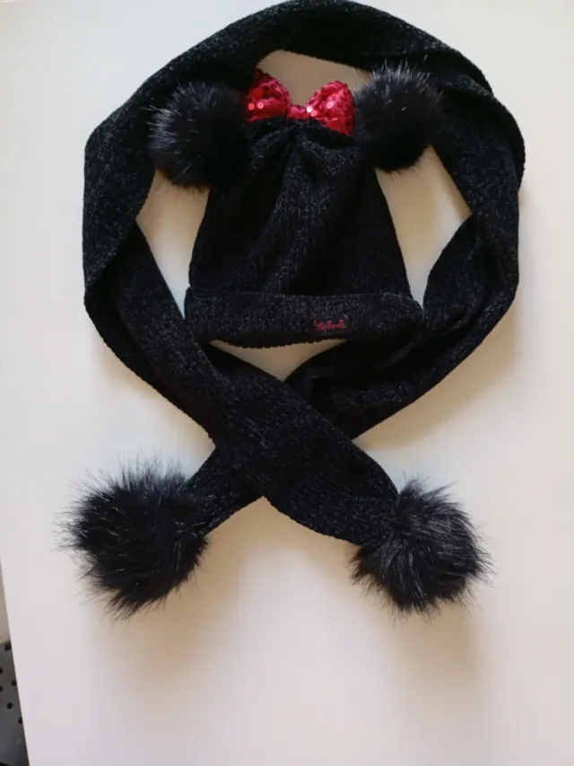 Gorro y bufanda Minnie Mouse negra