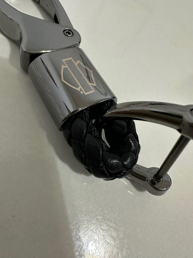 Portachiavi Harley Davidson in metallo e pelle